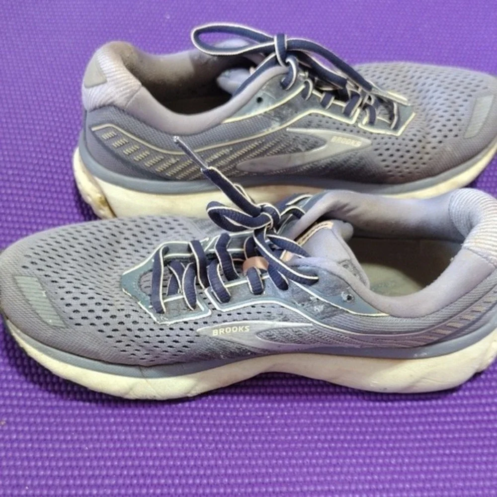 Brooks Sneakers/ Grey Blue Running Shoes‎ Women's 8 1